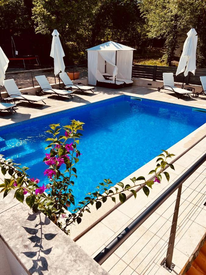Villa Jela - With Pool Njivice Esterno foto